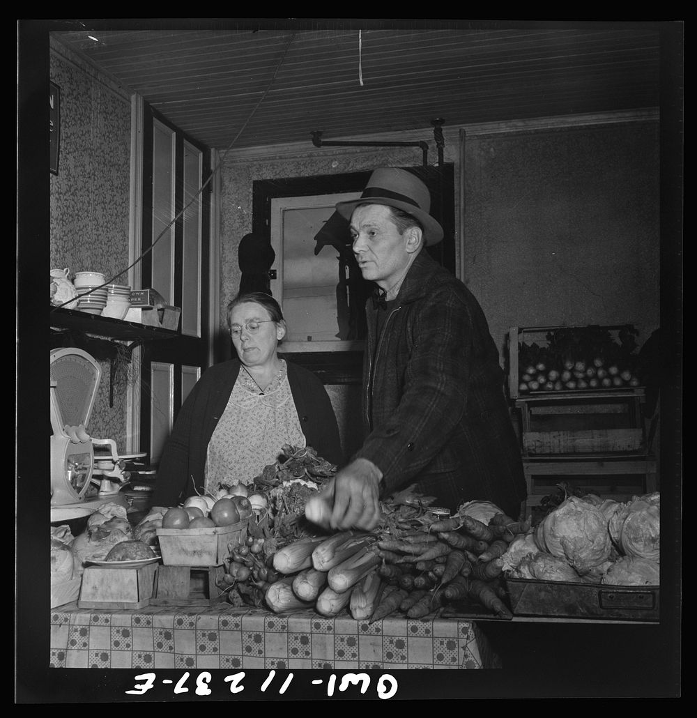Lititz, Pennsylvania. Farmers' market. Sourced from the Library of Congress.