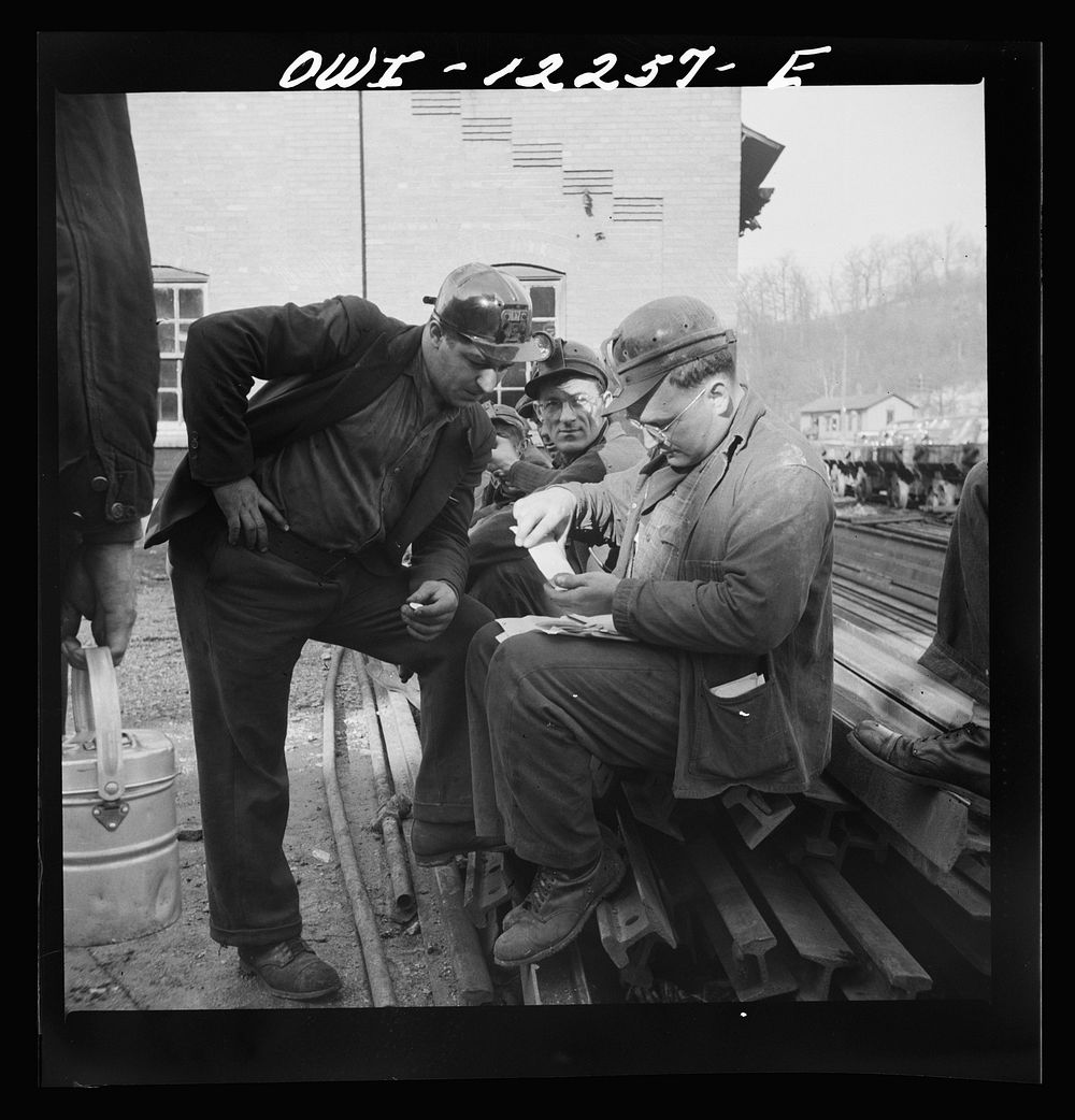 [Untitled photo, possibly related to: Pittsburgh, Pennsylvania (vicinity). Montour no. 4 mine of the Pittsburgh Coal…