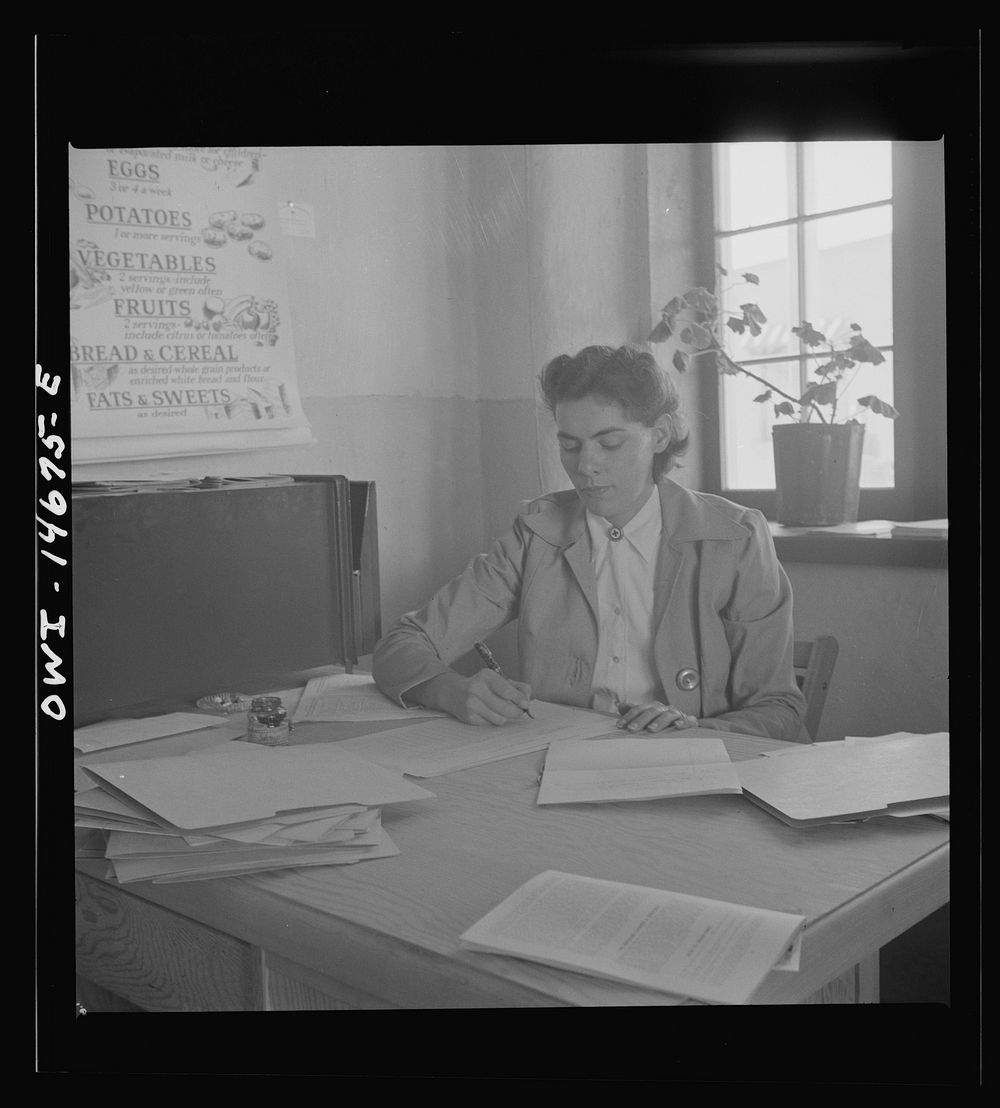 Penasco, New Mexico. Marjorie Muller, Red Cross nurse. Sourced from the Library of Congress.