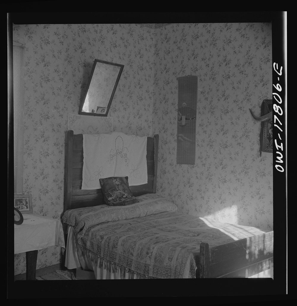 [Untitled photo, possibly related to: Trampas, New Mexico. Bedroom in the house of Juan Lopez, the majordomo (mayor)].…