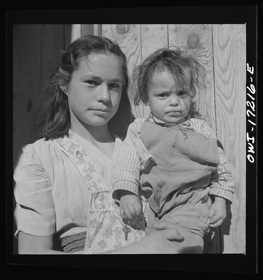 Vadito, New Mexico. A Spanish-American brother and sister. Sourced from the Library of Congress.