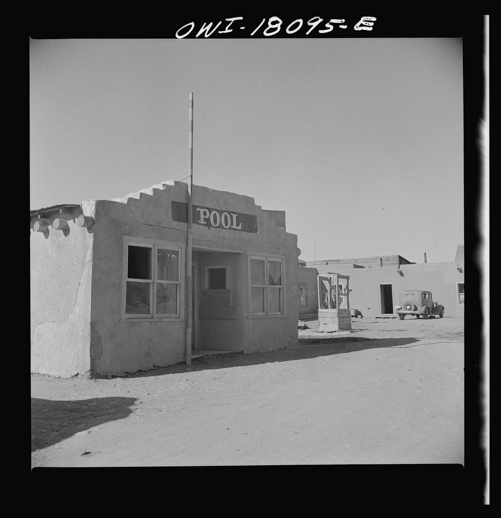 Questa(?), New Mexico. Pool room. Sourced from the Library of Congress.