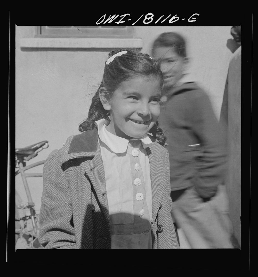 [Untitled photo, possibly related to: Questa, New Mexico. Grade school children]. Sourced from the Library of Congress.