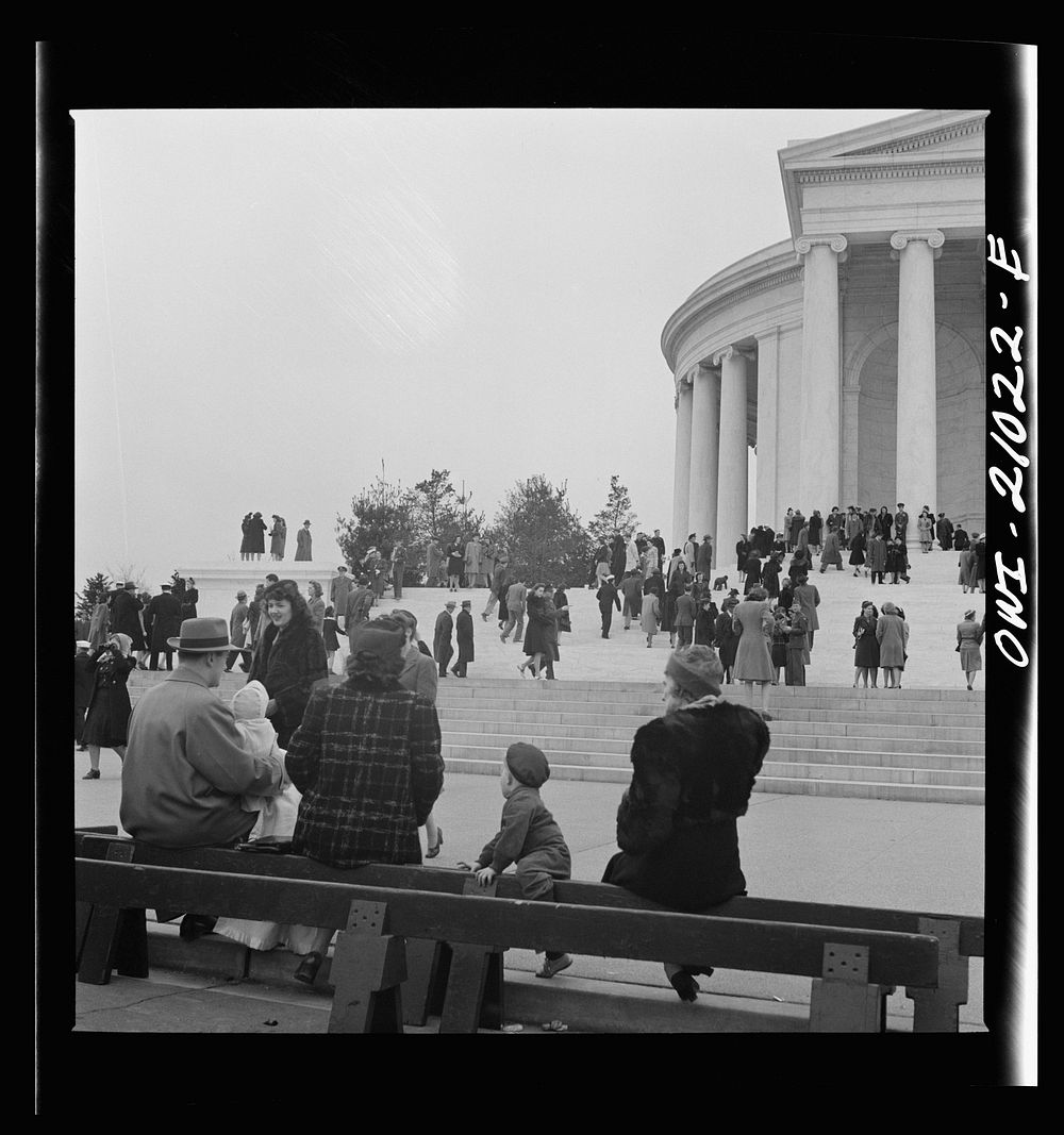 [Untitled photo, possibly related to: Washington, D.C. Jefferson Memorial]. Sourced from the Library of Congress.