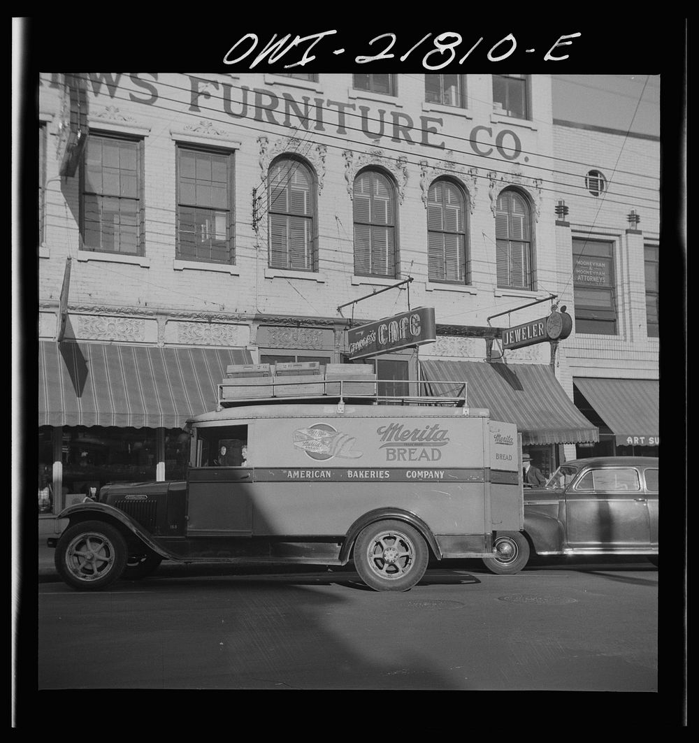 Montgomery, Alabama. Bakery truck making deliveries. Sourced from the Library of Congress.