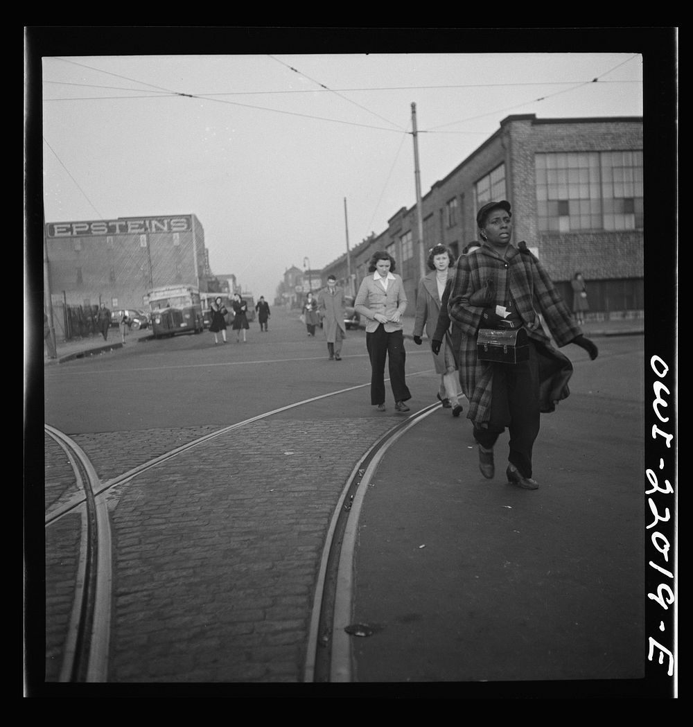 Baltimore, Maryland. Workers hurrying to catch a conveyance for work at seven a.m.. Sourced from the Library of Congress.