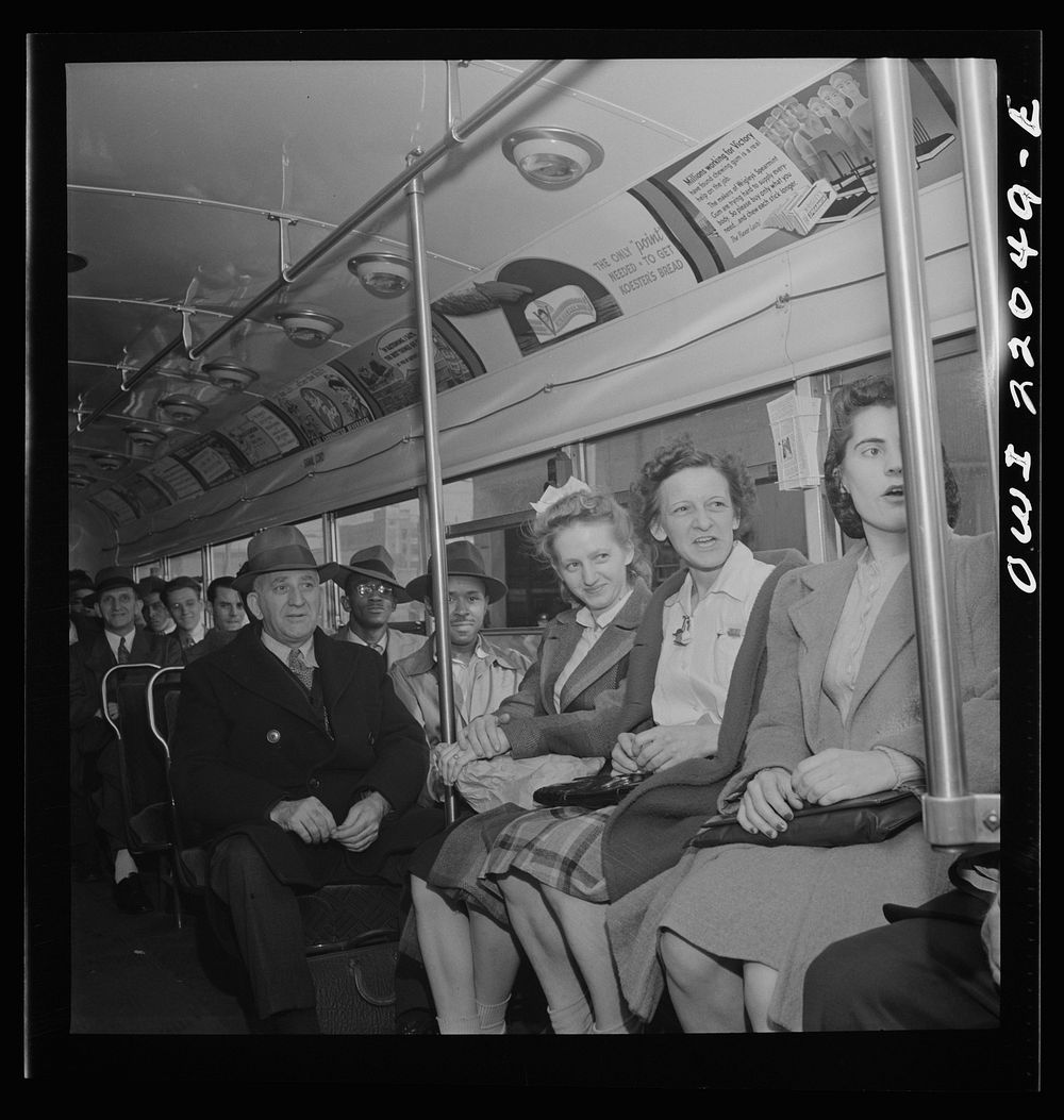 Baltimore, Maryland. Bus at four p.m.. Sourced from the Library of Congress.