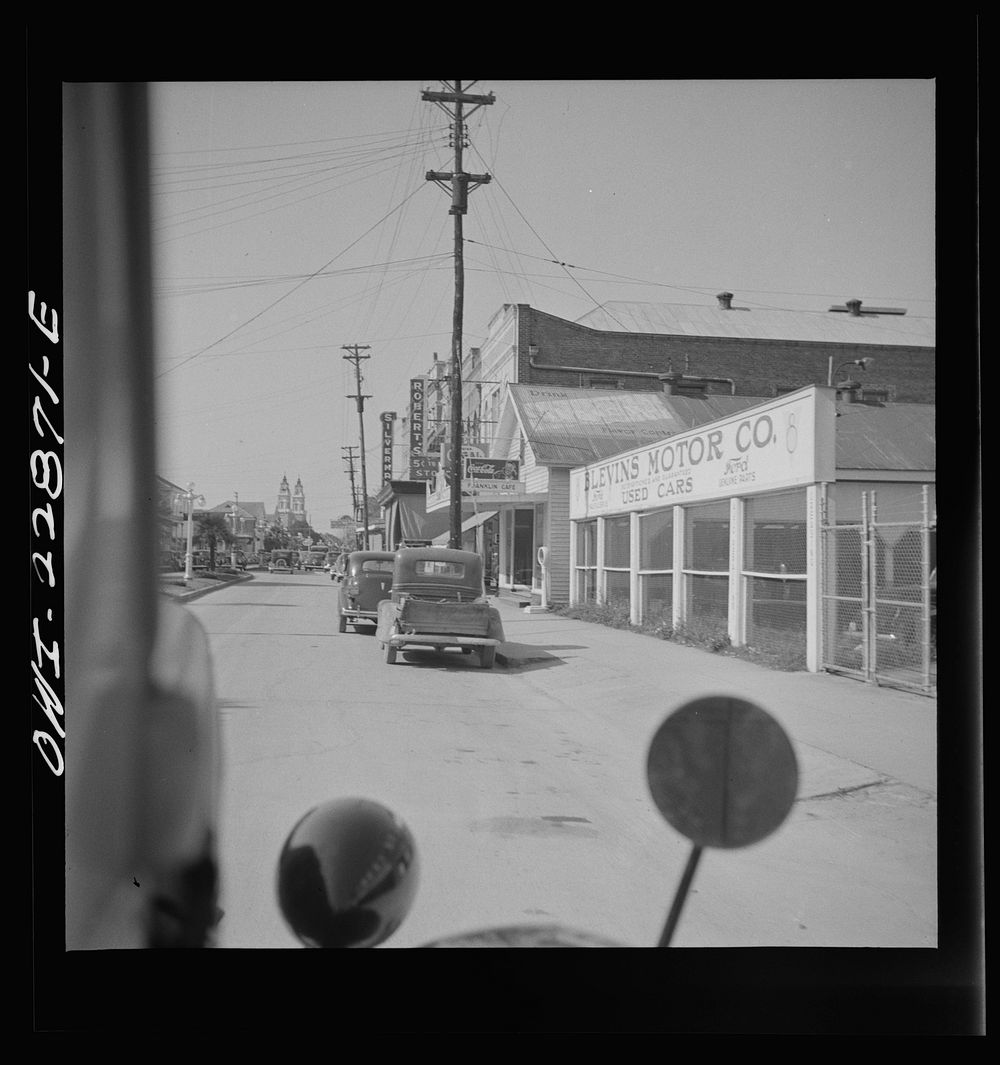 [Franklin, Saint Mary Parish], Louisiana. Truck entering on U.S. Highway 90. Sourced from the Library of Congress.