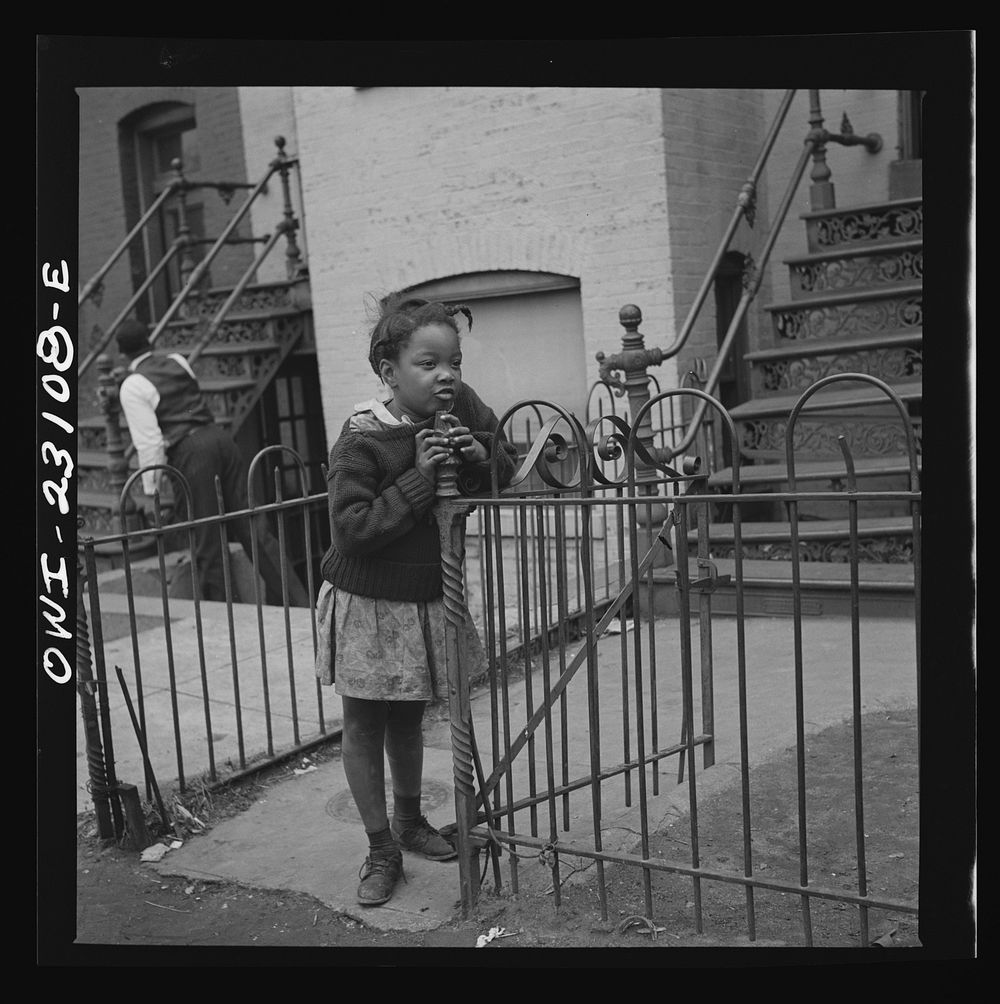 Washington, D.C. A girl in the King's Court section. Sourced from the Library of Congress.