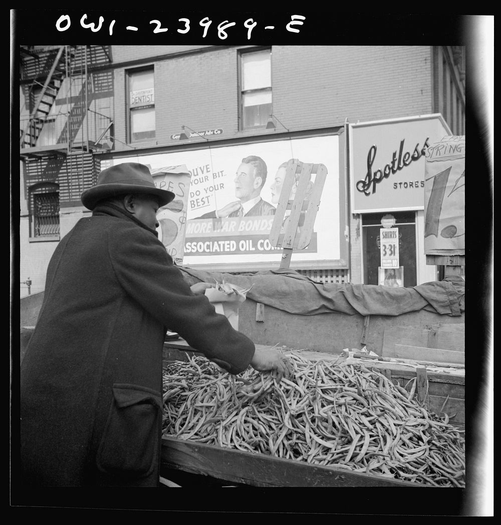 New York, New York. Street peddler in the Harlem section. Sourced from the Library of Congress.