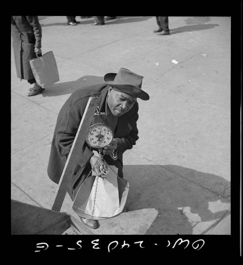 New York, New York. Street peddler in Harlem weighing string beans. Sourced from the Library of Congress.