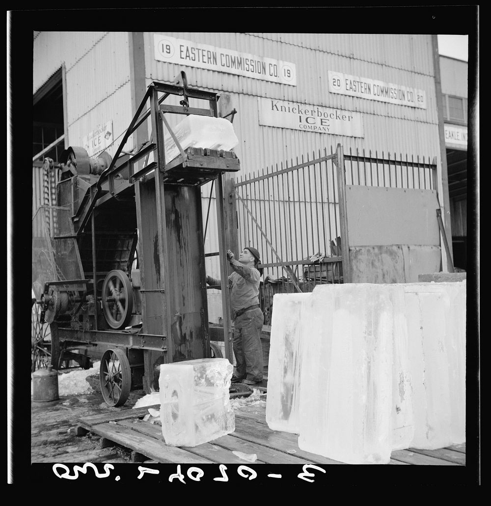 New York, New York. Ice used to store fish in ships. Sourced from the Library of Congress.