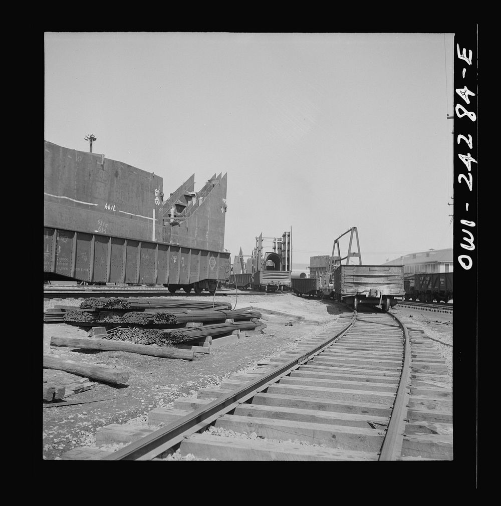 Bethlehem-Fairfield shipyards, Baltimore, Maryland. General view of the storage racks. Sourced from the Library of Congress.