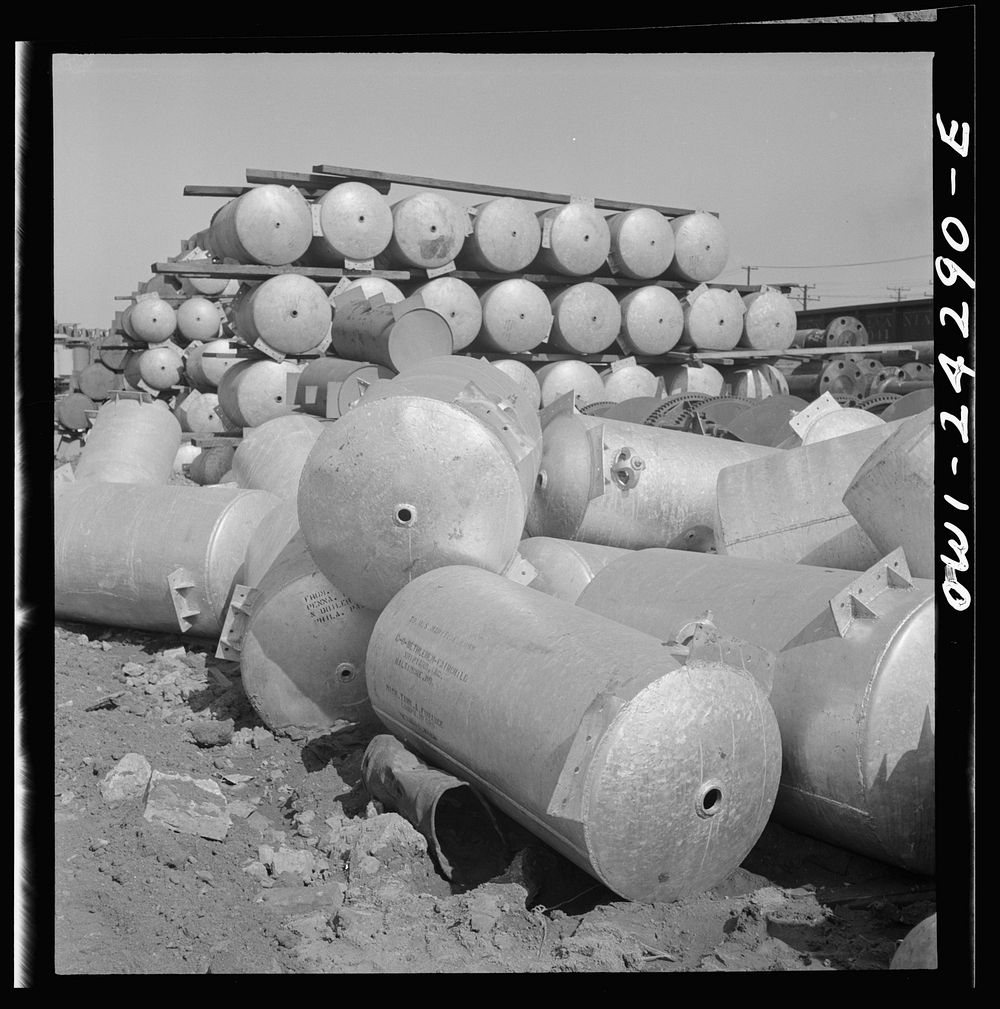 Bethlehem-Fairfield shipyards, Baltimore, Maryland. Miscellaneous tanks in storage. Sourced from the Library of Congress.