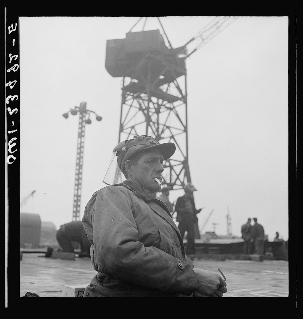 Bethlehem-Fairfield shipyards, Baltimore, Maryland. A shipyard worker. Sourced from the Library of Congress.