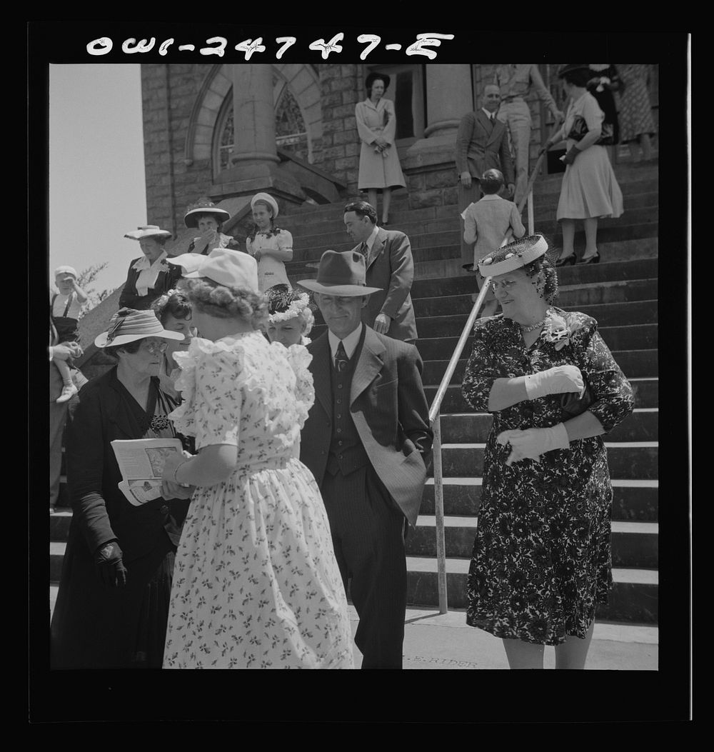 San Augustine, Texas. Leaving the Methodist church after Easter services. Sourced from the Library of Congress.