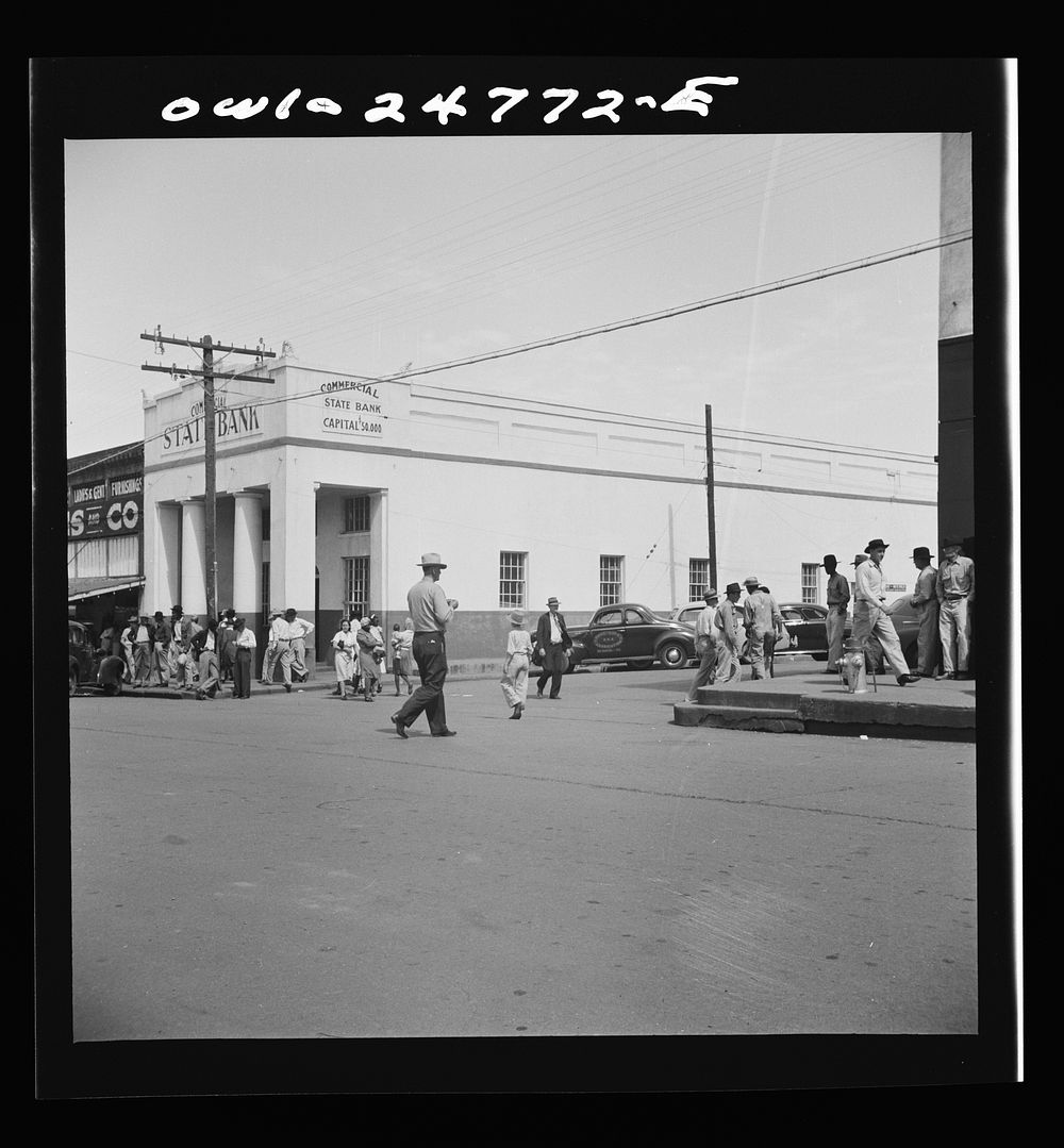 [Untitled photo, possibly related to: San Augustine, Texas. Bank]. Sourced from the Library of Congress.