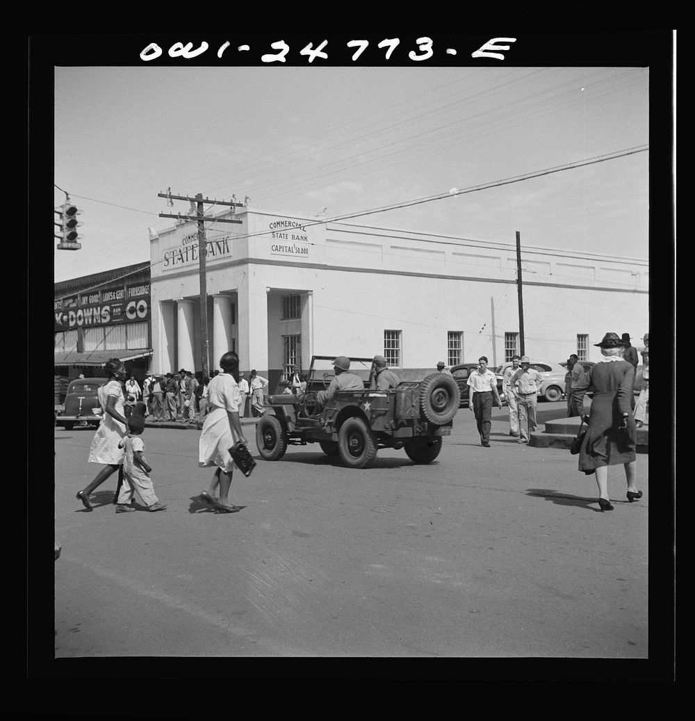 San Augustine, Texas. Troop movement through the main street. Sourced from the Library of Congress.
