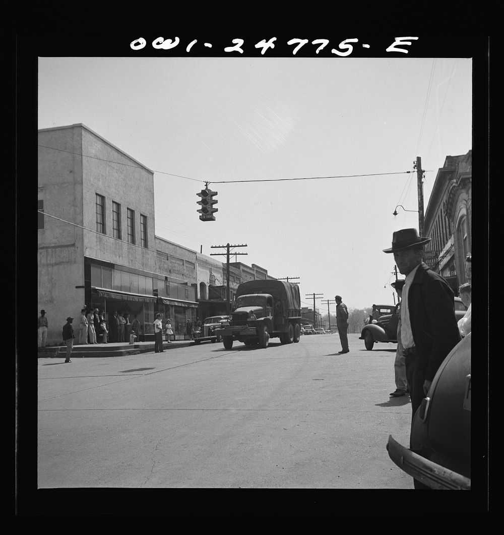 San Augustine, Texas. Troop movement through the main street. Sourced from the Library of Congress.