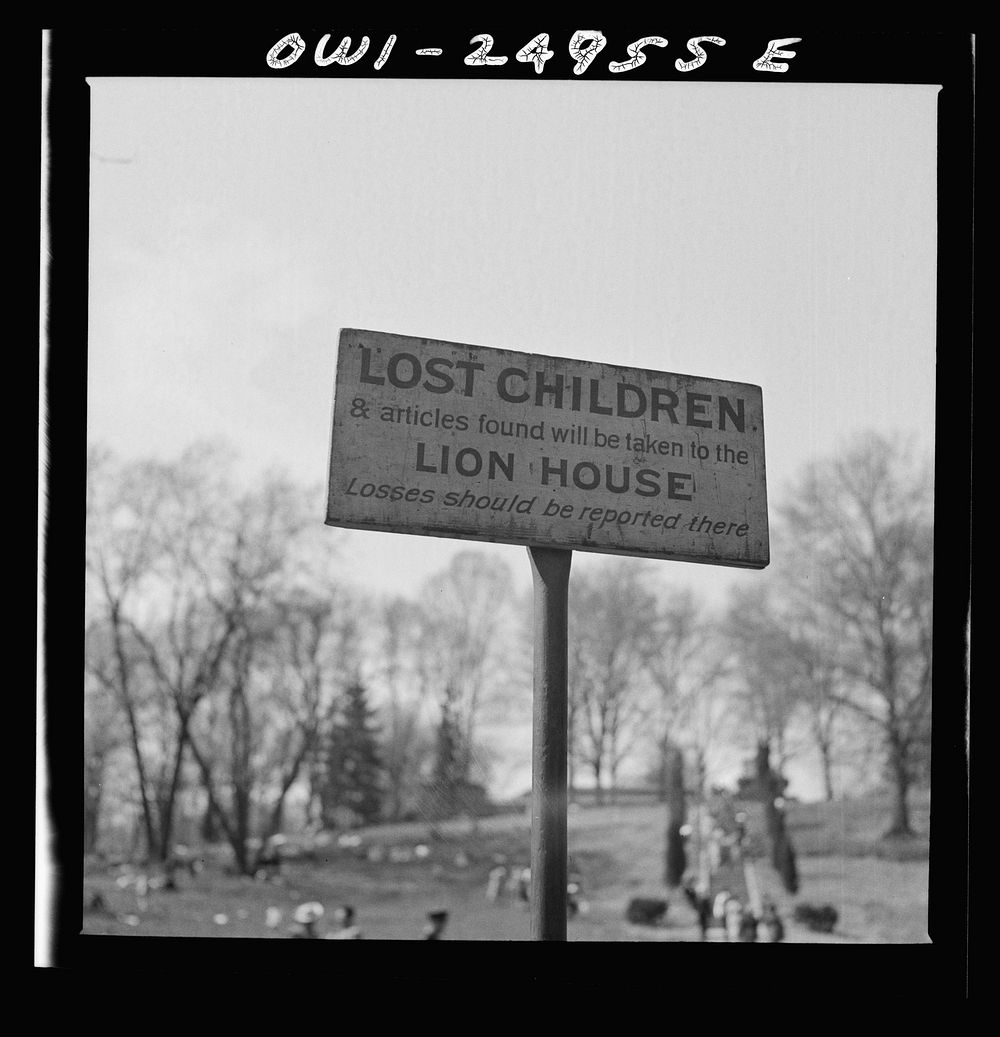 Washington, D.C. A sign at the National Zoological Park. Sourced from the Library of Congress.