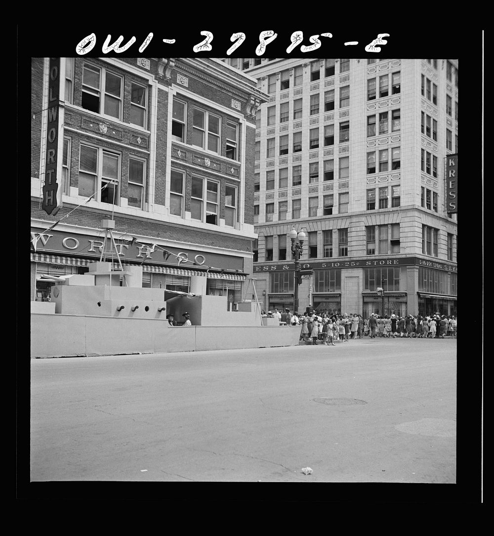 Houston, Texas. Recruiting station on a downtown street. Sourced from the Library of Congress.