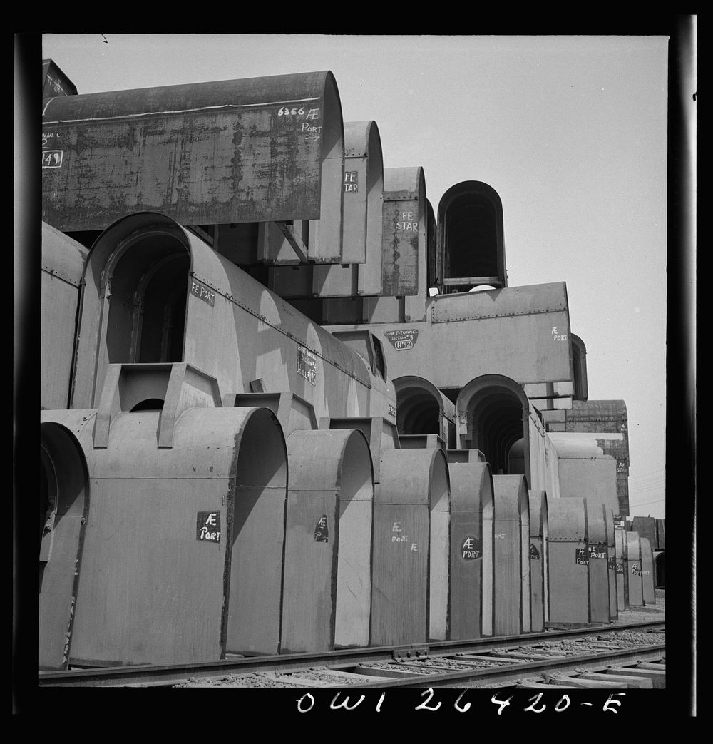 Bethlehem-Fairfield shipyard, Baltimore, Maryland. Shaft alley sections. Sourced from the Library of Congress.