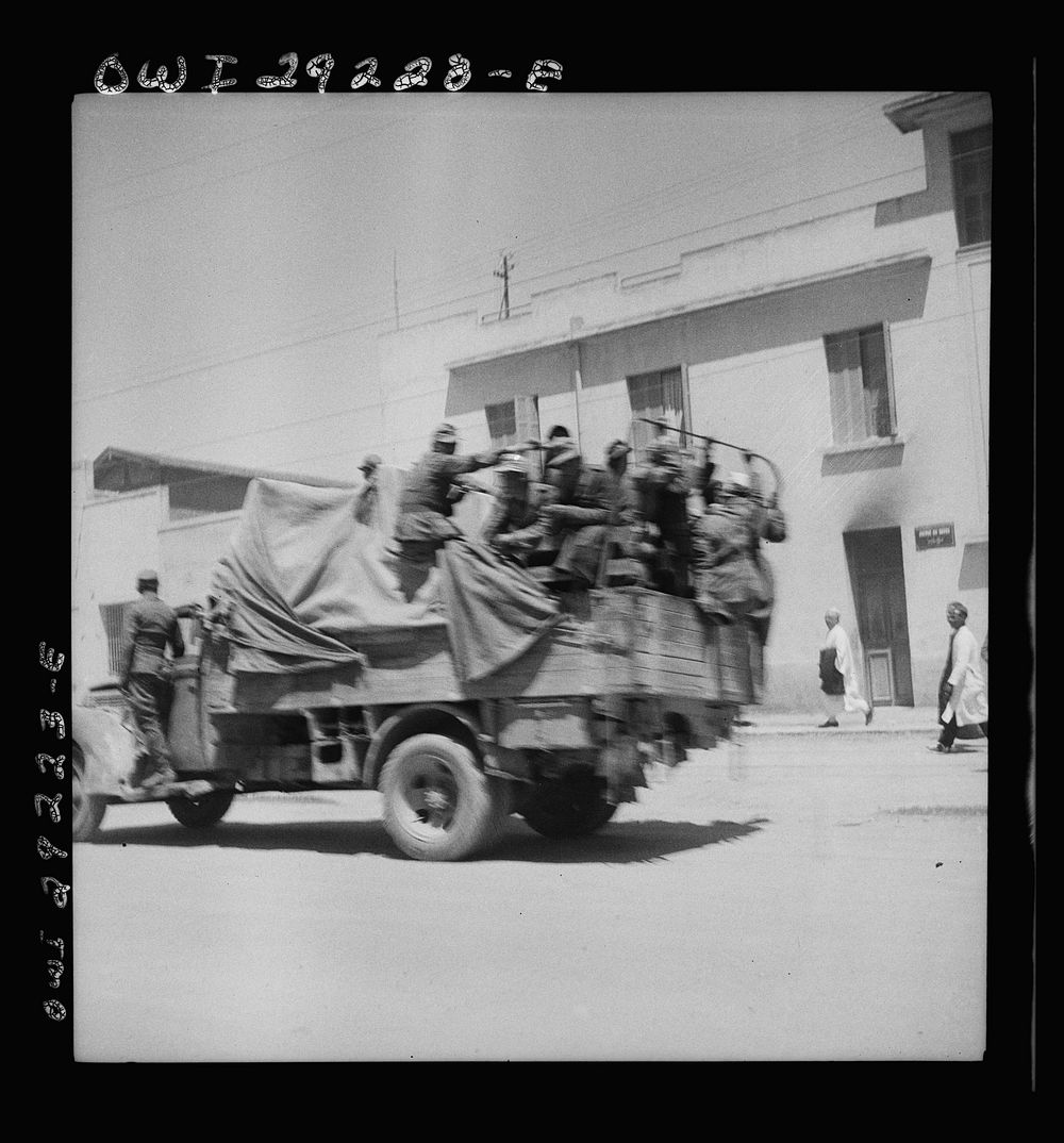 [Untitled photo, possibly related to: Tunis, Tunisia. Allied troops entering the city]. Sourced from the Library of Congress.