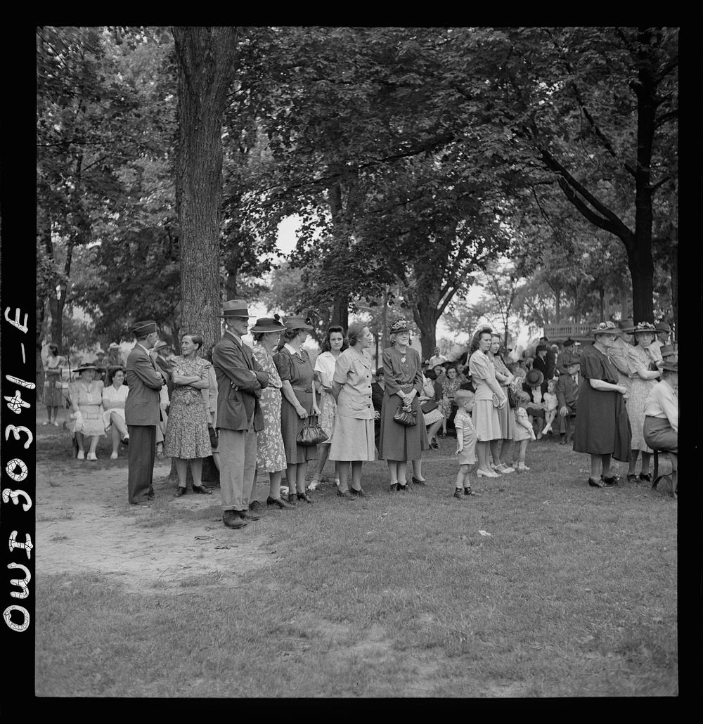 Gallipolis, Ohio. Part of crowd at Decoration Day ceremonies. Sourced from the Library of Congress.