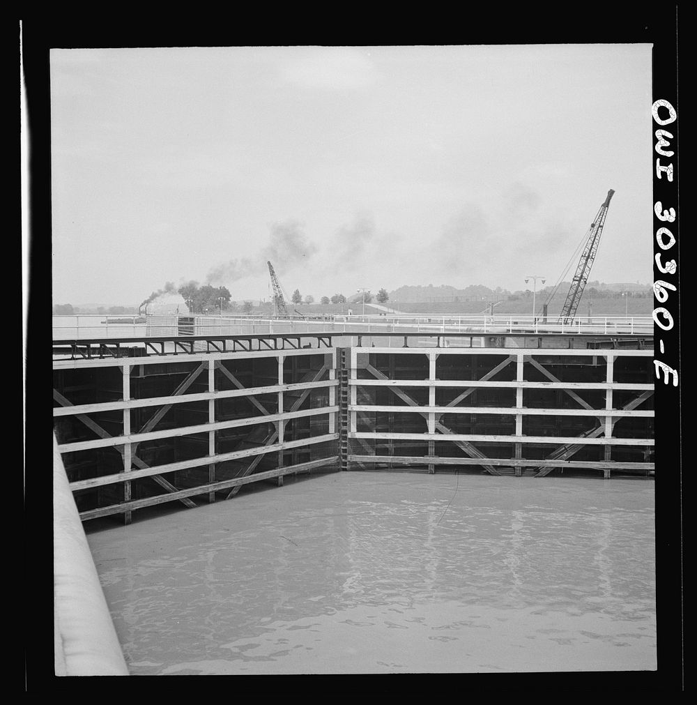 Gallipolis, Ohio(?). View of lock gates. Sourced from the Library of Congress.