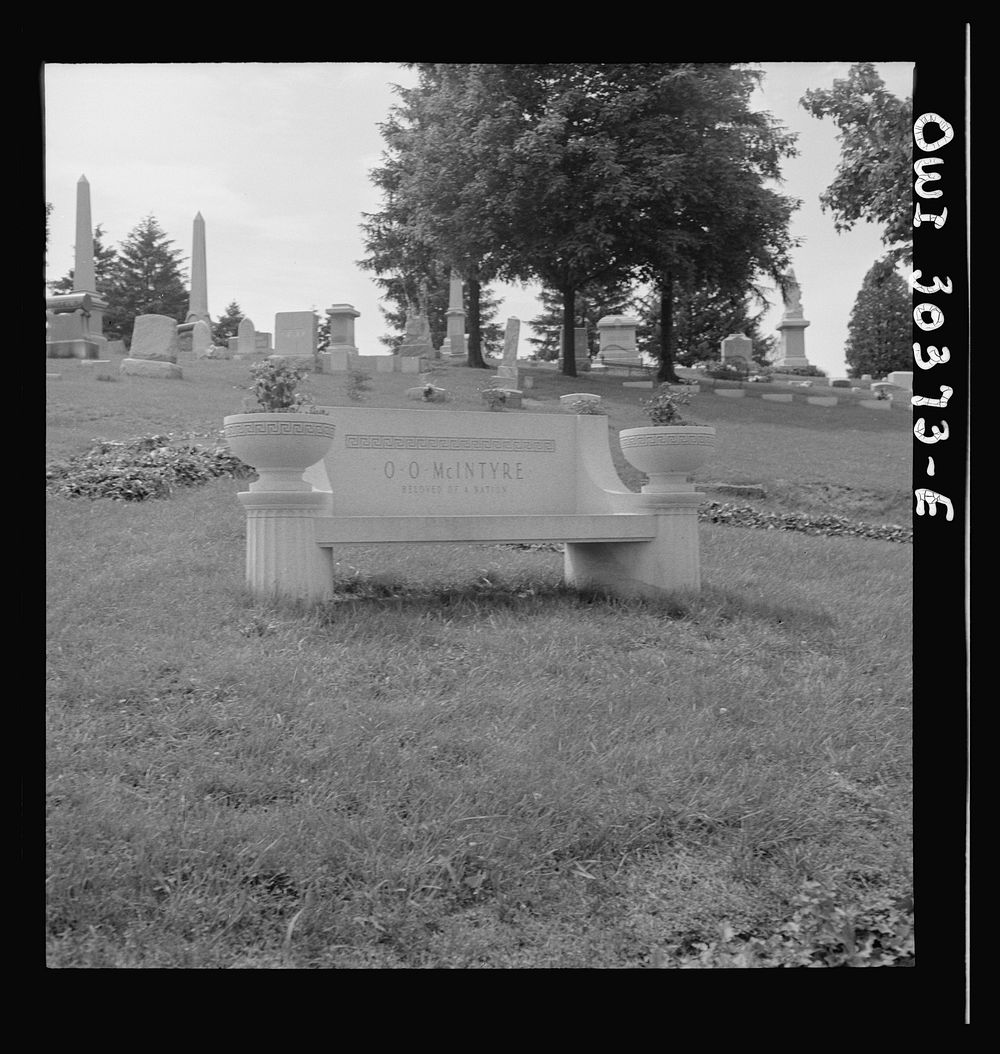 Burial place of O.O. McIntyre. Sourced from the Library of Congress.