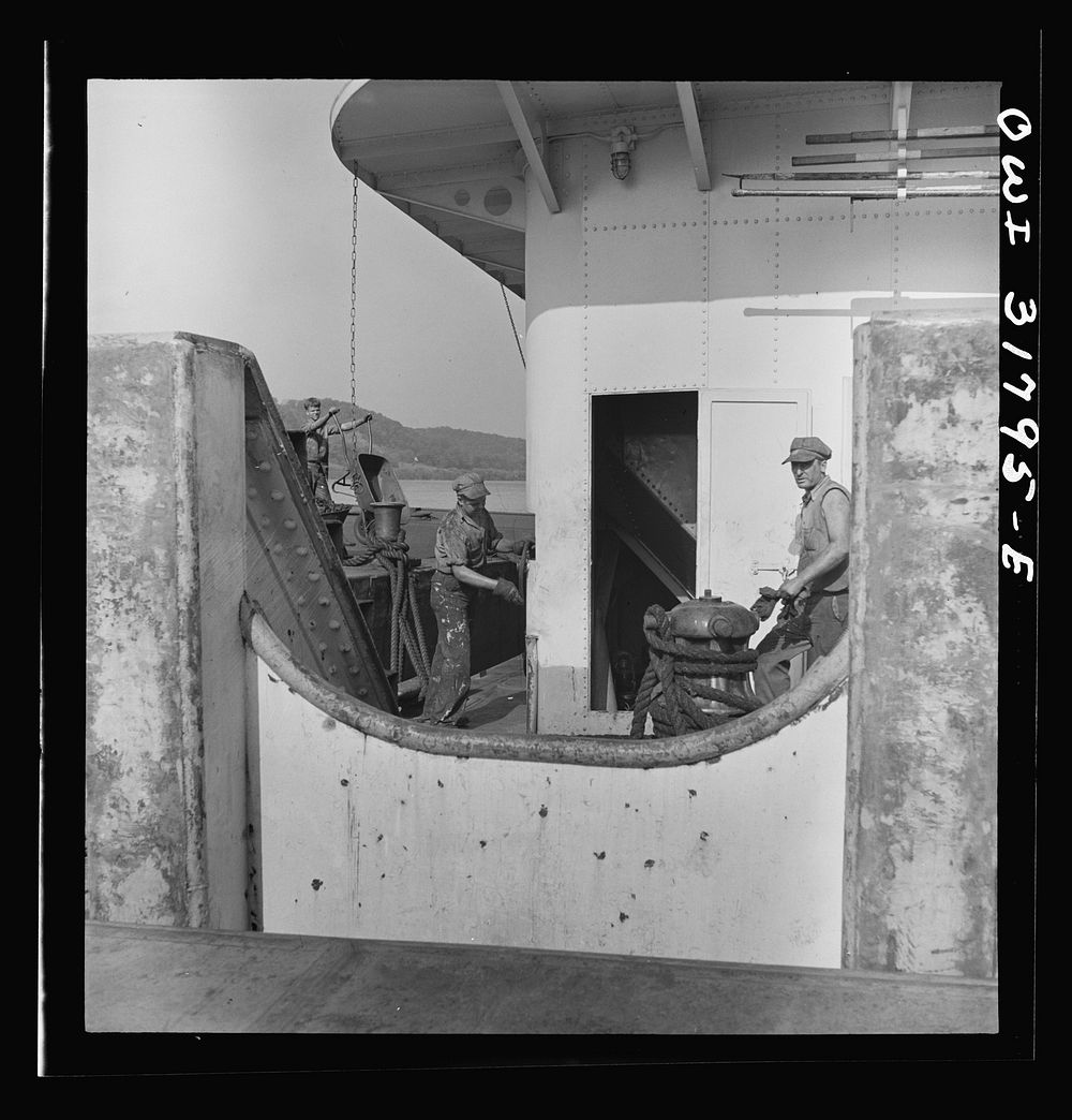 Looking through the "knees" of the towboat Charles T. Campbell on the Ohio River. Sourced from the Library of Congress.