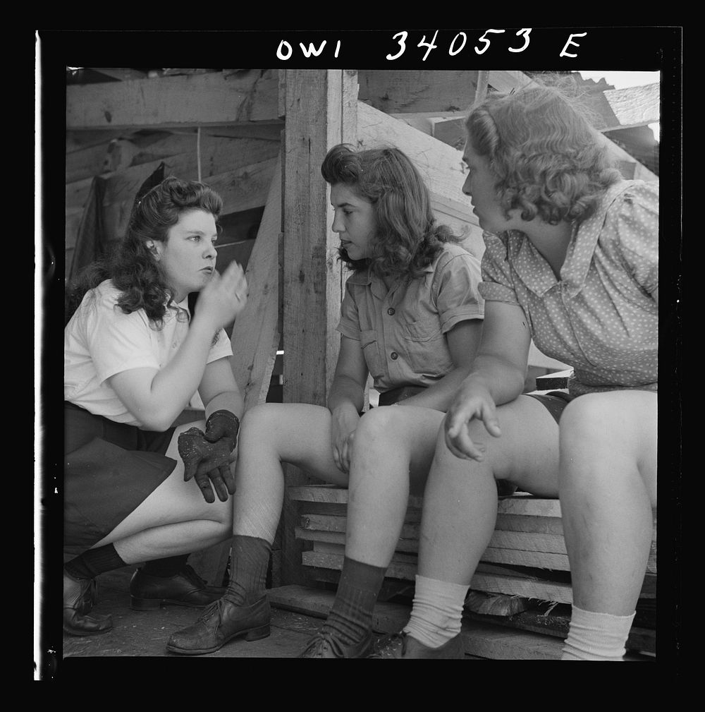 [Untitled photo, possibly related to: Turkey Pond, near Concord, New Hampshire. Women workers employed by U.S. Department of…