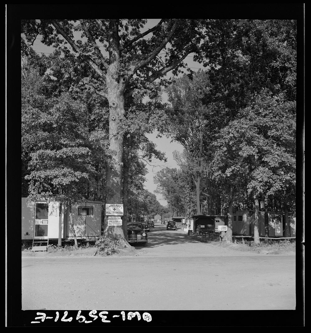 Middle River, Maryland. FSA (Farm Security Administration) housing project for Glenn L. Martin aircraft workers. A road…