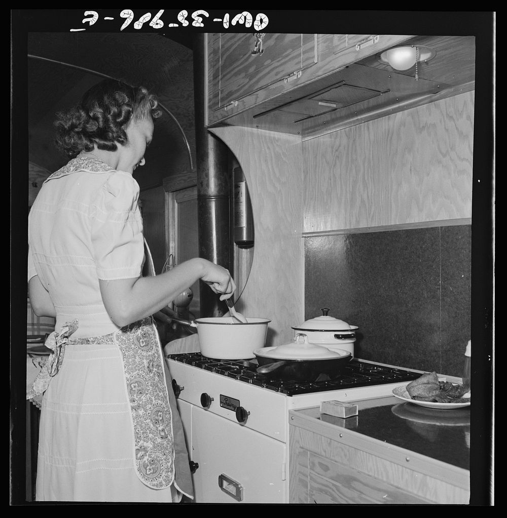 [Untitled photo, possibly related to: Middle River, Maryland. A FSA (Farm Security Administration) housing project for Glenn…