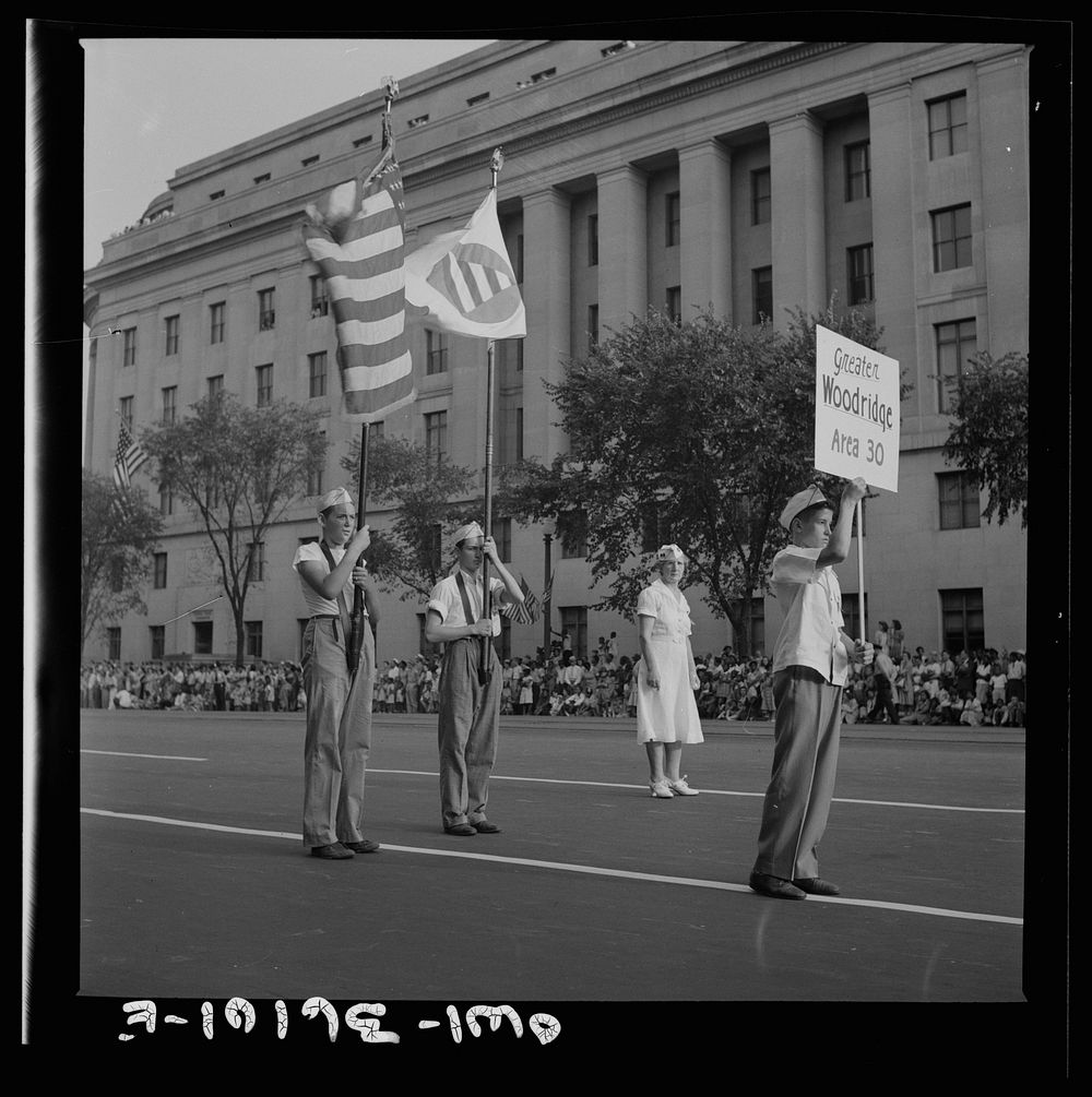 Washington, D.C. Unit of the parade to recruit civilian defense volunteers. Sourced from the Library of Congress.
