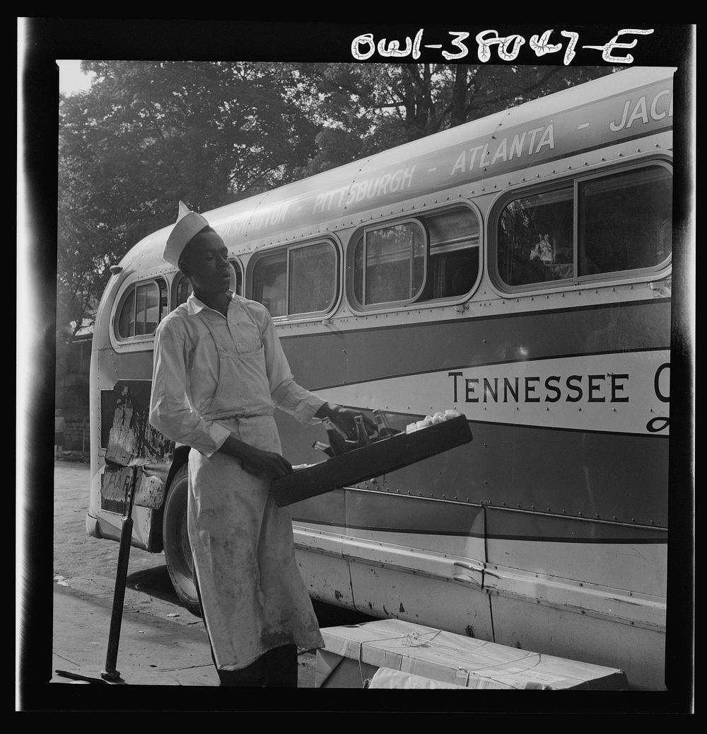 Bus trip from Knoxville, Tennessee to Washington, D.C.. Sourced from the Library of Congress.