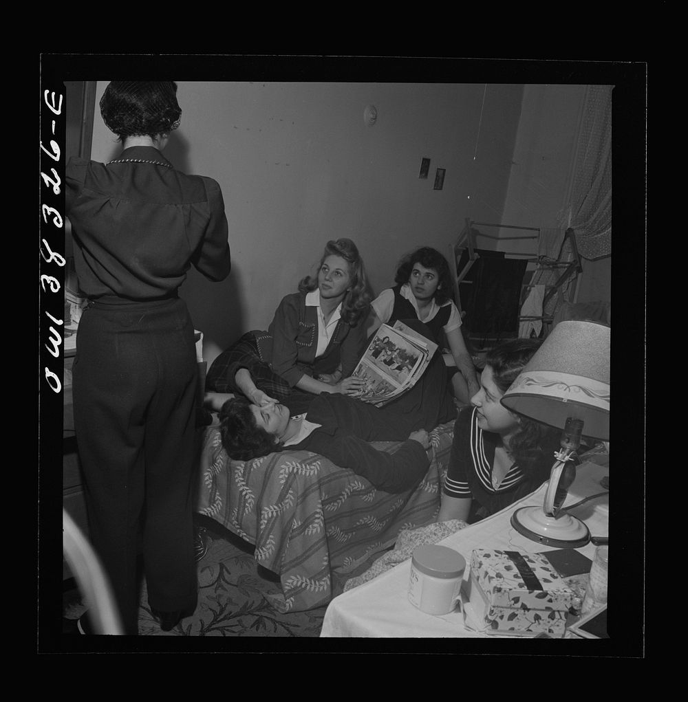 Washington, D.C. An evening gathering in a boardinghouse. Sourced from the Library of Congress.
