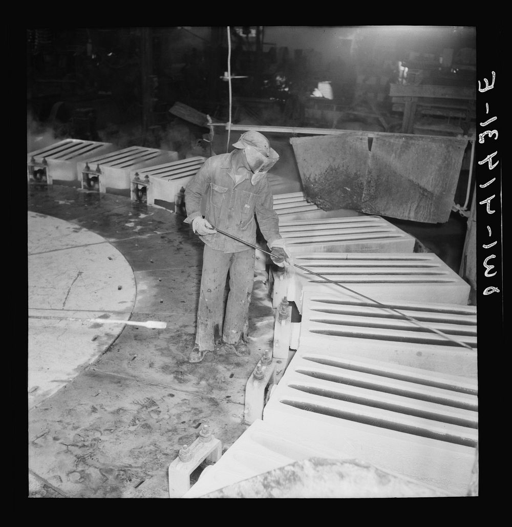 Casting ingots from copper at a Phelps Dodge refining company plant. Sourced from the Library of Congress.