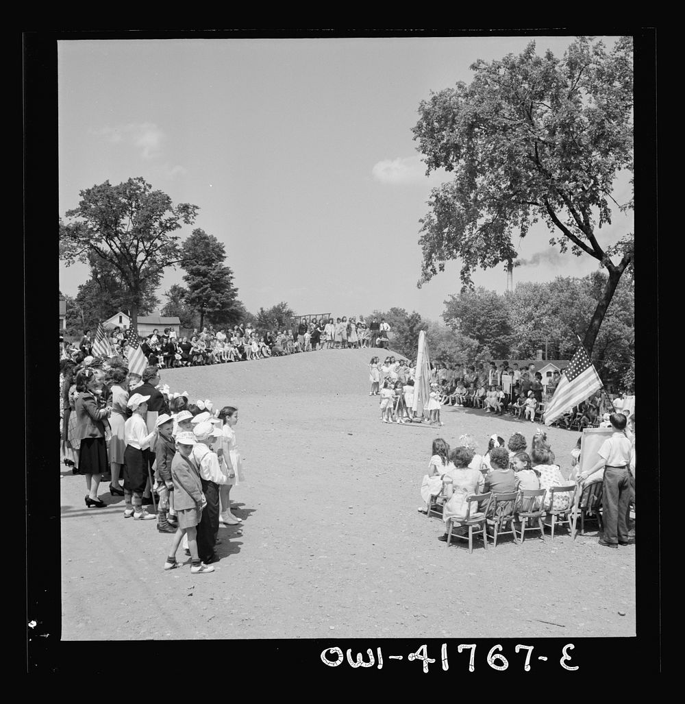 Southington, Connecticut. Beecher Street School, Free Photo rawpixel