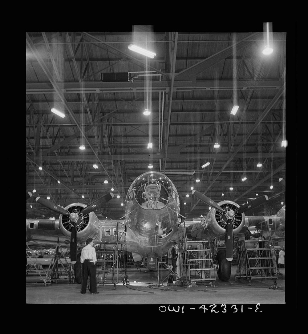[Untitled photo, possibly related to: Seattle, Washington. Boeing aircraft plant. Production of B-17F (Flying Fortress)…