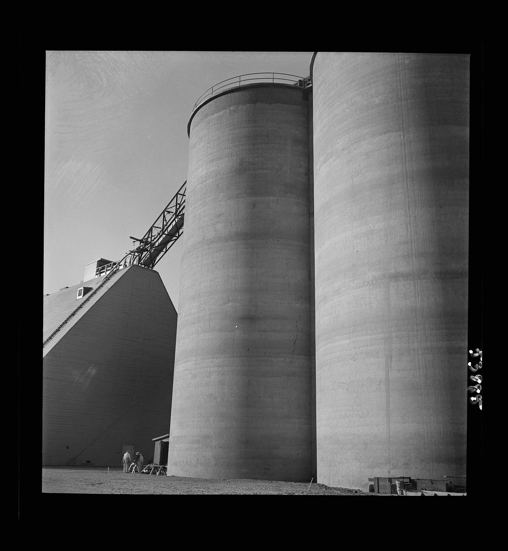 Las Vegas, Nevada. Giant silos, eighty-four feet high, for the storage of ore for the manufacture of magnesium at the Basic…