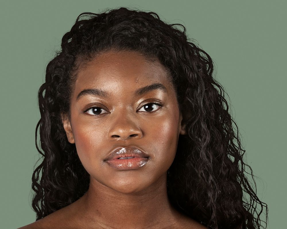 Beautiful African woman,  face portrait close up psd