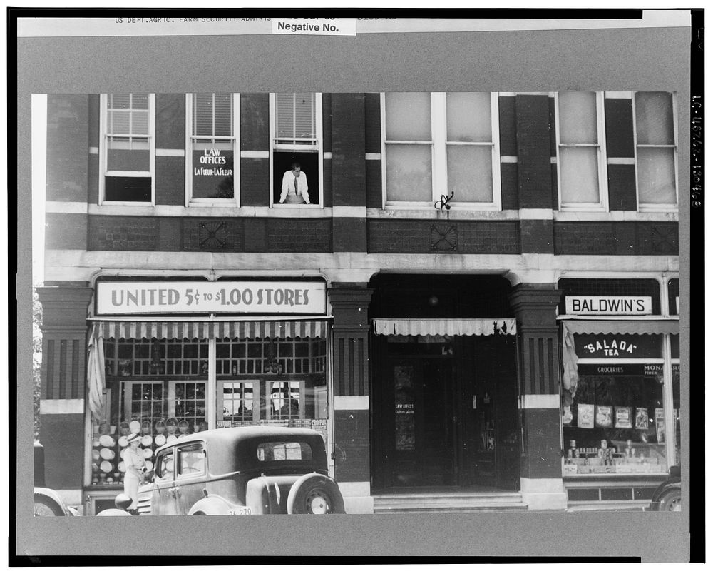 Street scene, Middlebury, Vermont. Sourced from the Library of Congress.