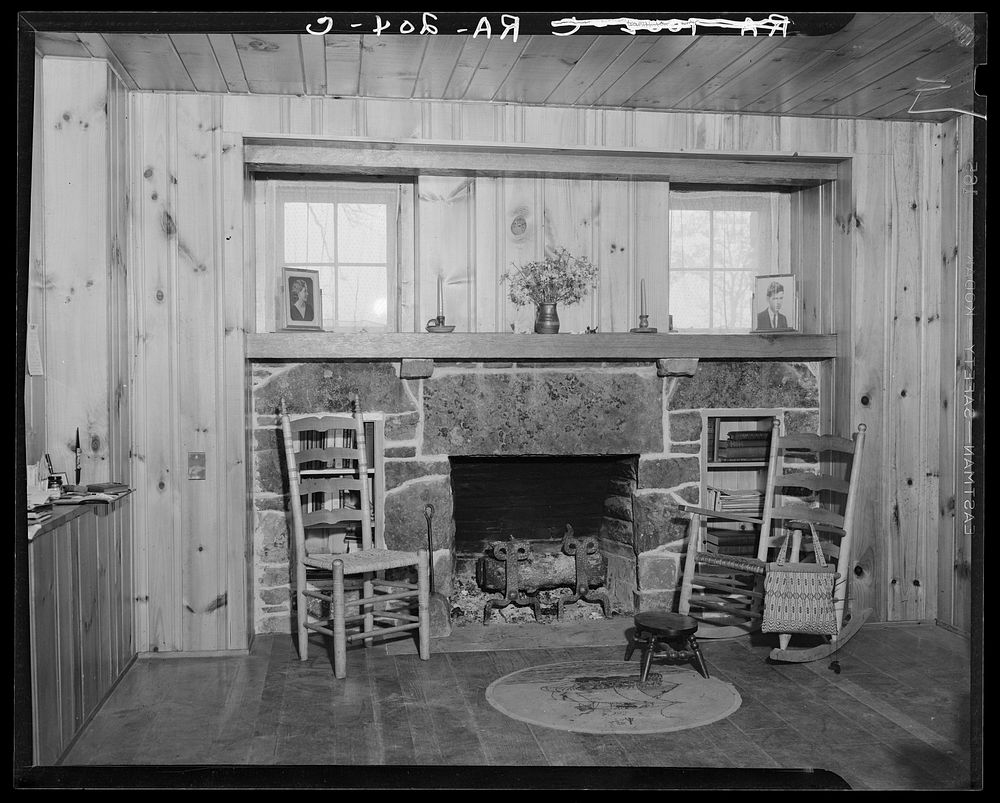 Interior of house at Cumberland Homesteads, Crossville, Tennessee. Sourced from the Library of Congress.