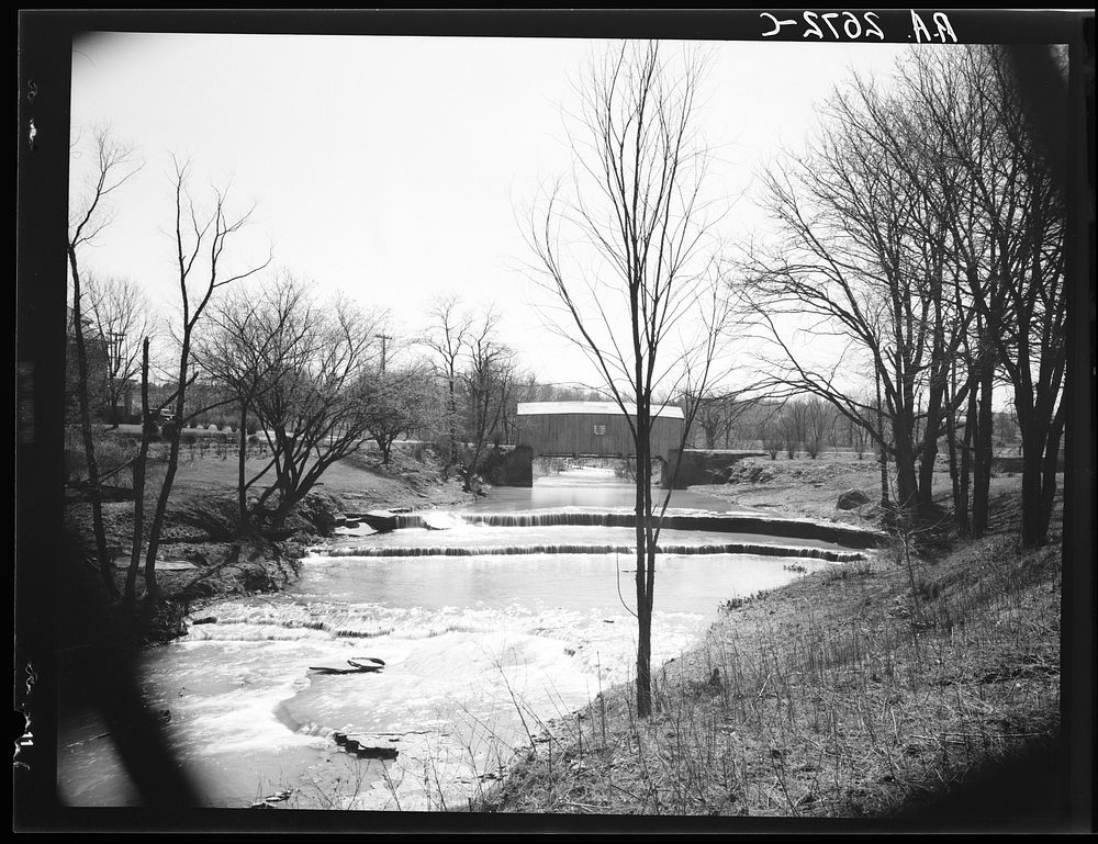 Old covered bridge near Greenhills, Ohio. Sourced from the Library of Congress.