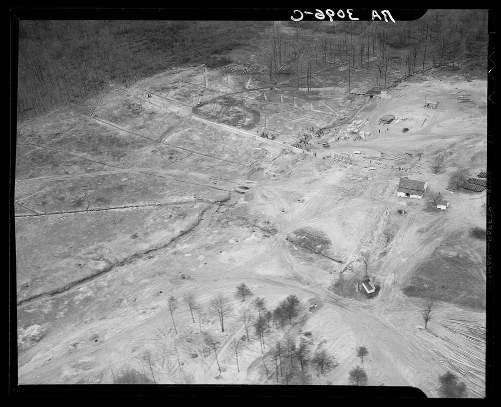 View of construction at Greenbelt, Maryland, taken from the Goodyear blimp. Sourced from the Library of Congress.