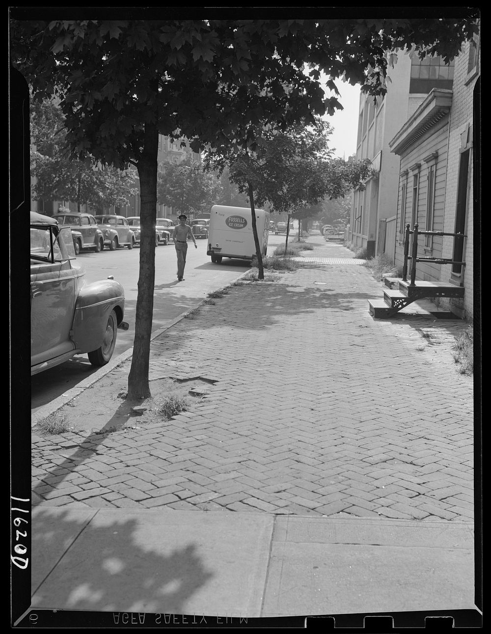 Washington, D.C. Street scene in Georgetown. Sourced from the Library of Congress.