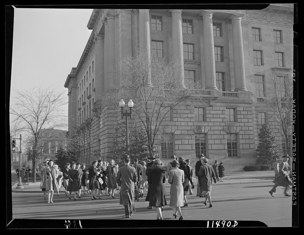 Washington, D.C. Government workers crossing Constitution Avenue at 14th Street. Sourced from the Library of Congress.