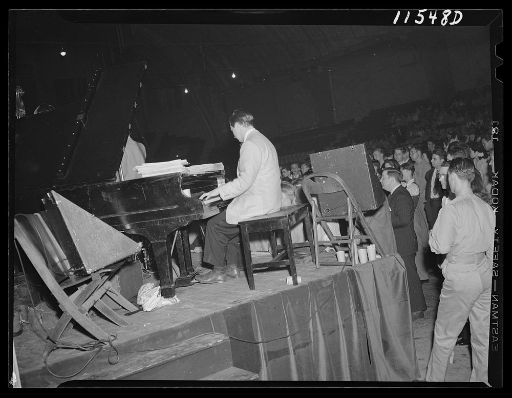Washington, D.C. Pianist with Woody Herman's famous dance band at the Uline Arena. Sourced from the Library of Congress.