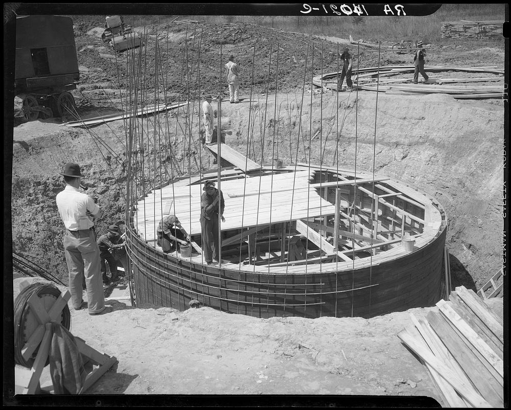 View of an acid pit. Berwyn, Maryland. Sourced from the Library of Congress.